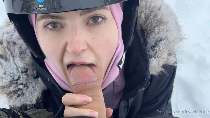 Eva Elfie - Hot Creampie Fuck Amidst Beautiful Snow Mountains